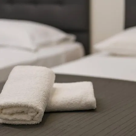 Apartamento In Kastanjer Mit Gemeinschaftlichem Parkplatz